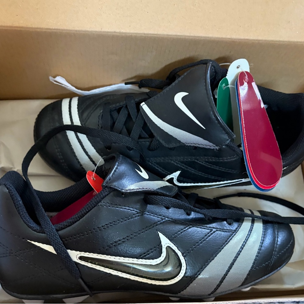Nike Kids Black Soccer Cleats Color Changing Nike . 2.5 boys size